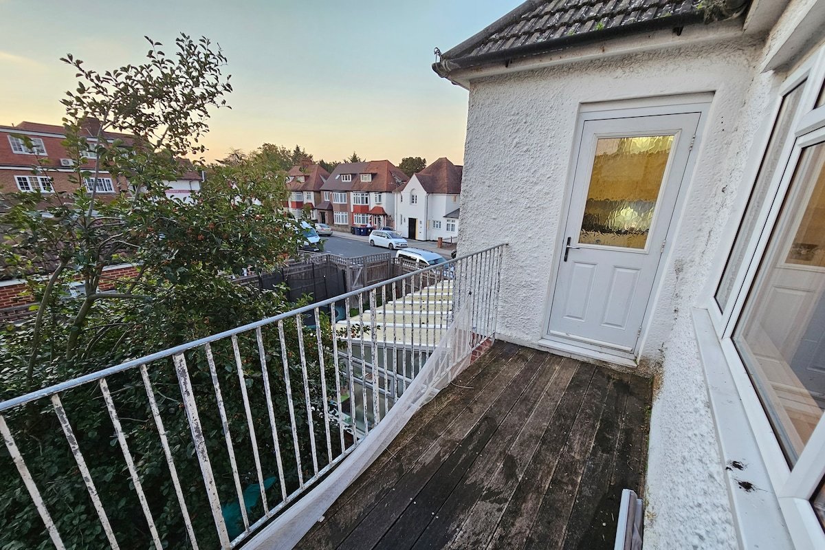 Golders Green Grand Getaway gallery image 4