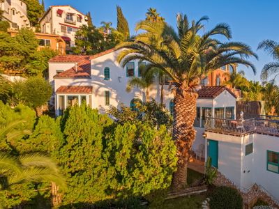 Hollywood Hills 5BR Villa with Incredible Views