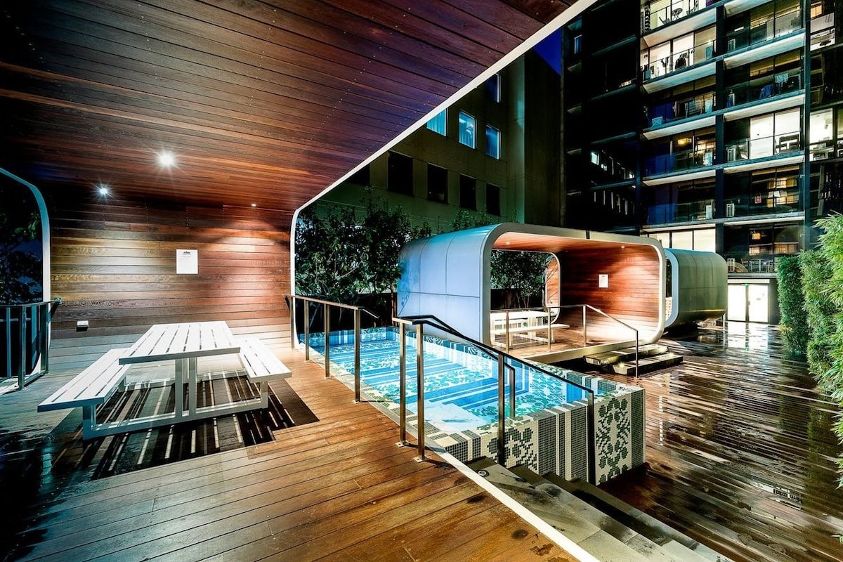 RARE 4BR Dual Apartment Escape Near Shrine & CBD gallery image 3