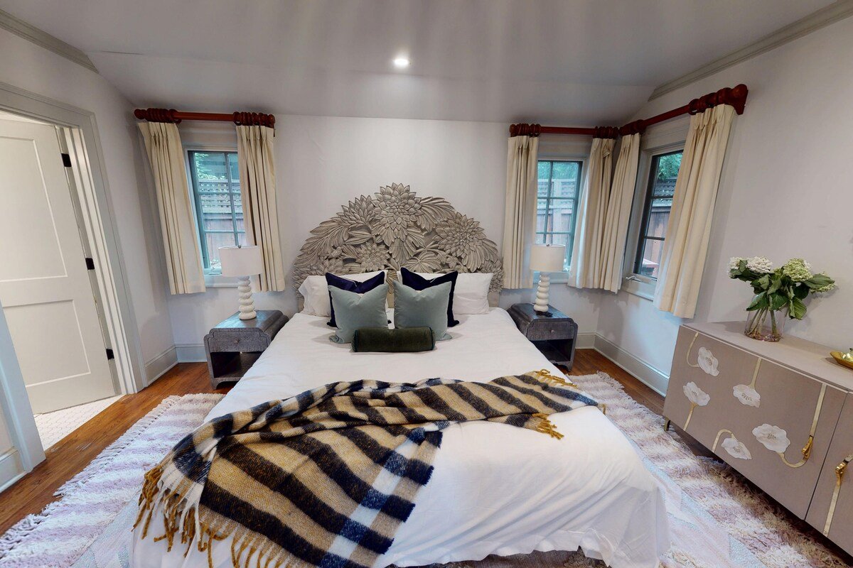 Chateau Marminty – 3BR, Kitchen, Pool with Hot Tub gallery image 5