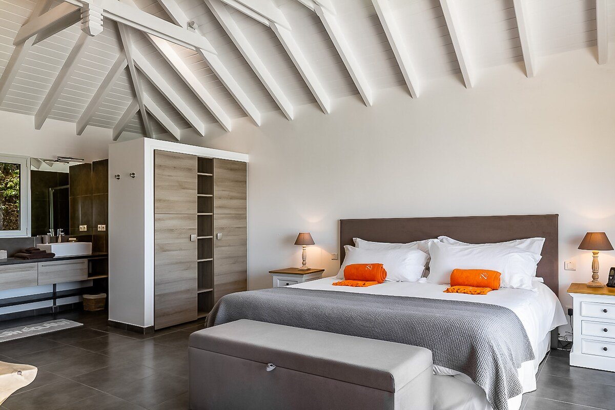 Azetes gallery image 2