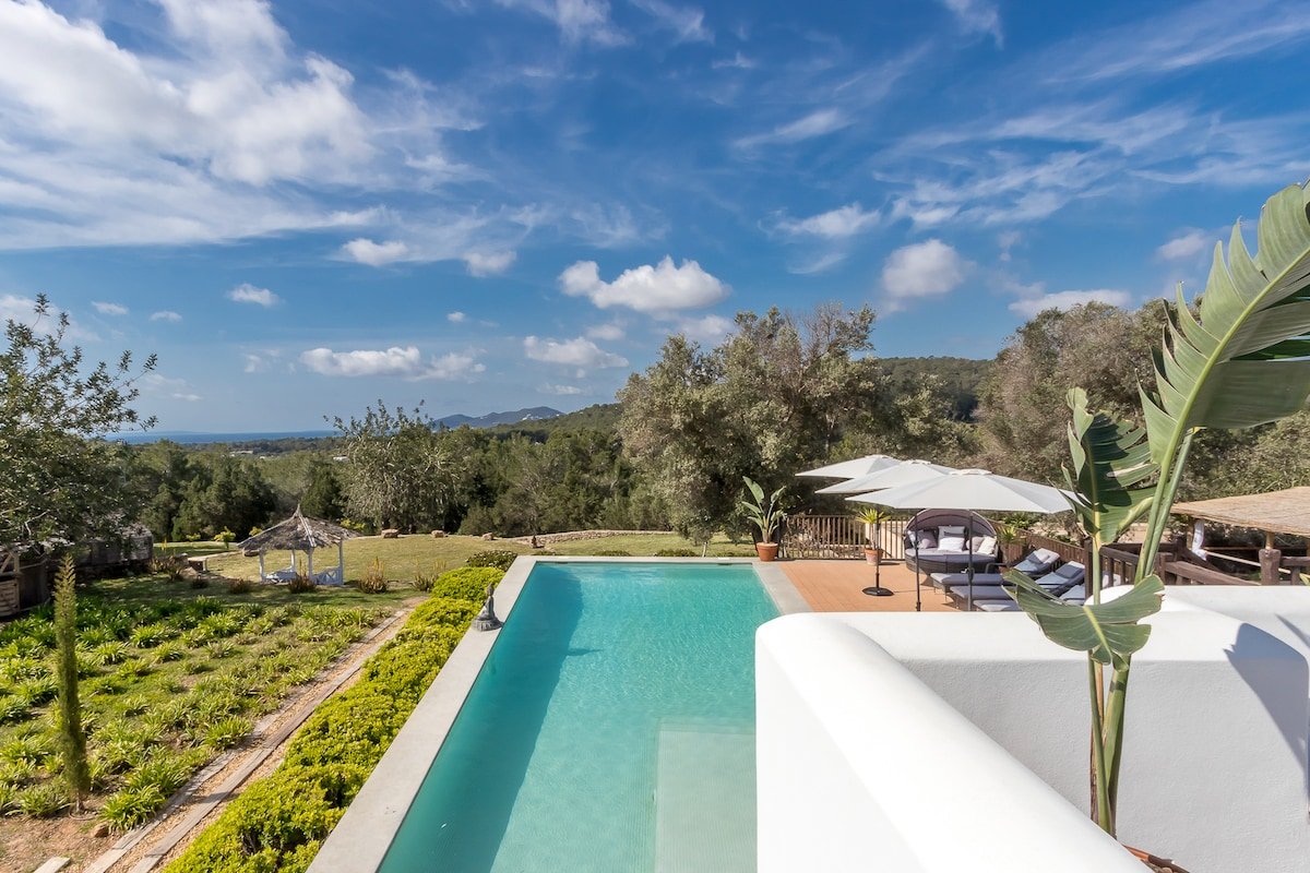 Sea views- Infinity pool- Outdoor gym- Sauna gallery image 5