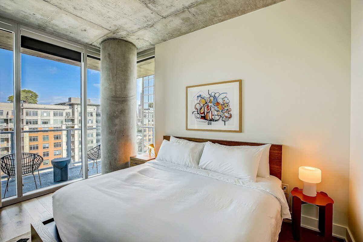 Hip 2BR Lakeview Natiivo Austin 13th-Floor gallery image 5