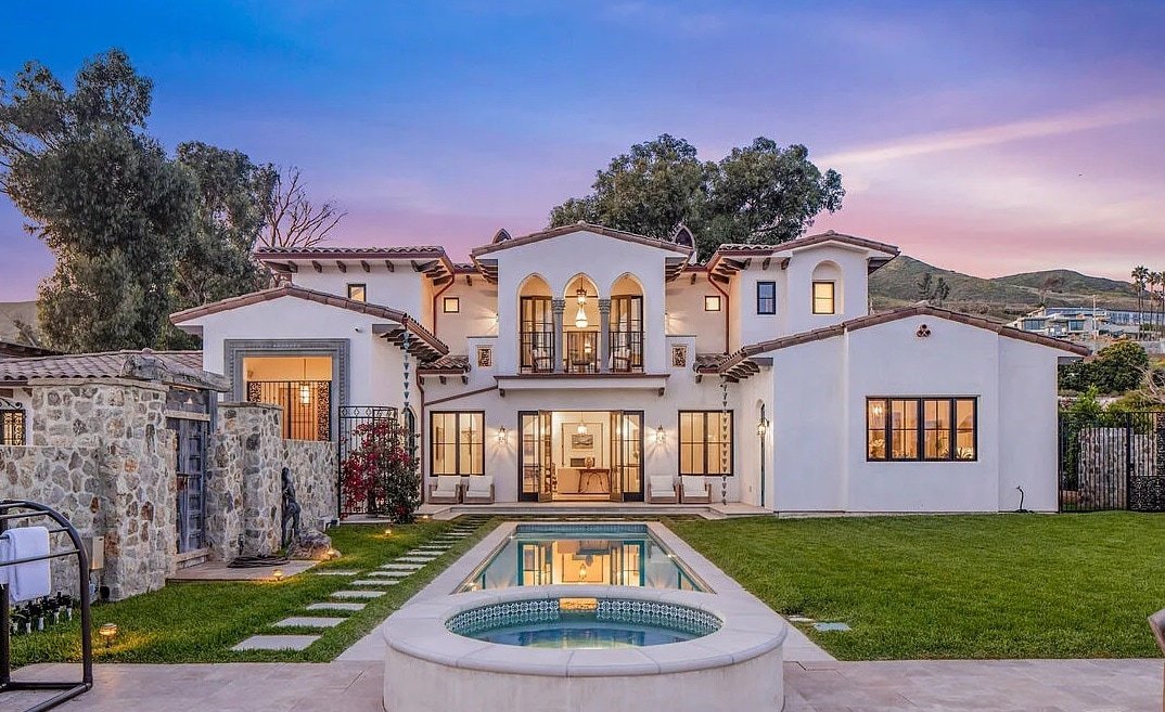 Coastal Bliss w/ Stunning Views & Upscale Design