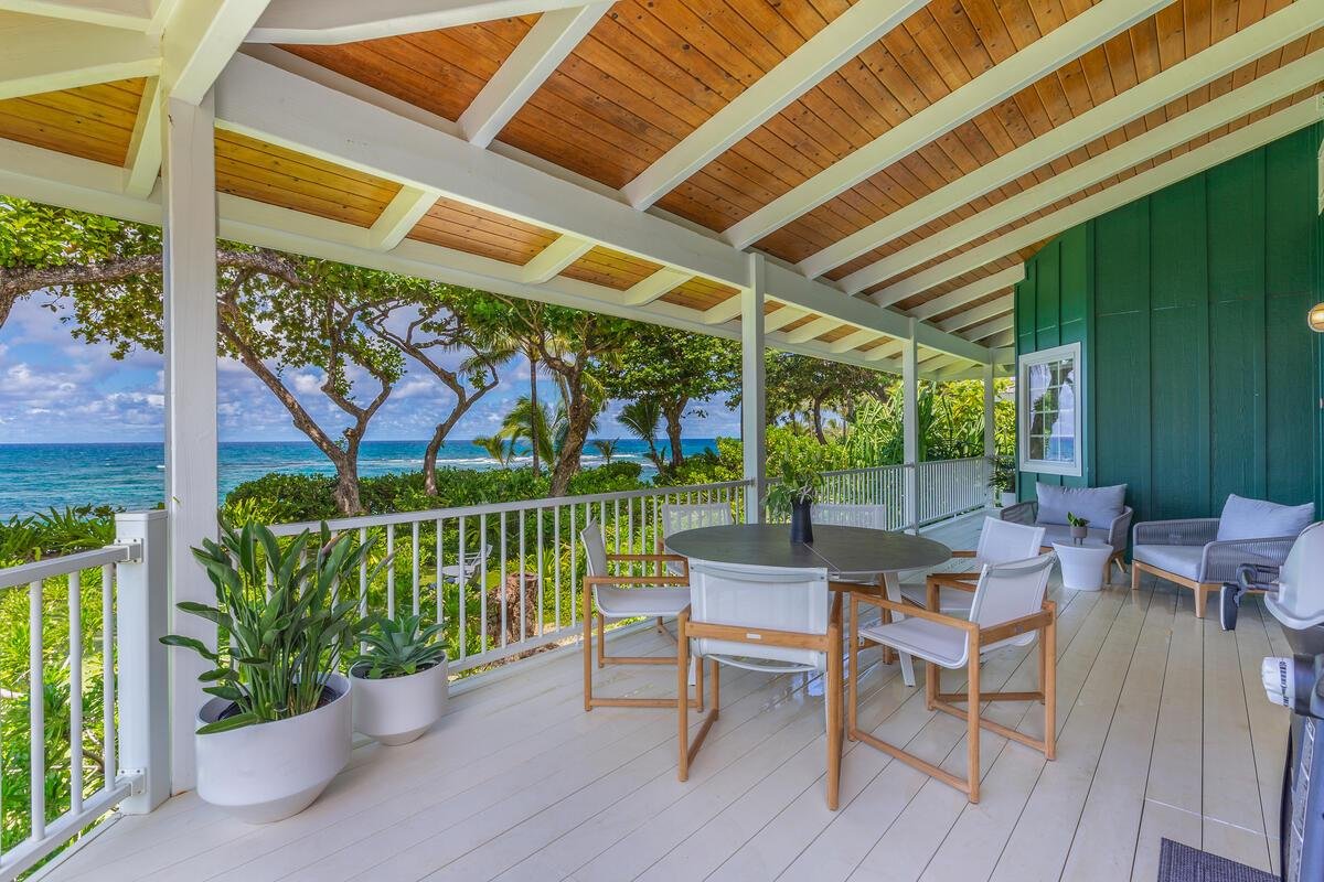 Modern Beachfront Home by Tunnels Beach gallery image 2