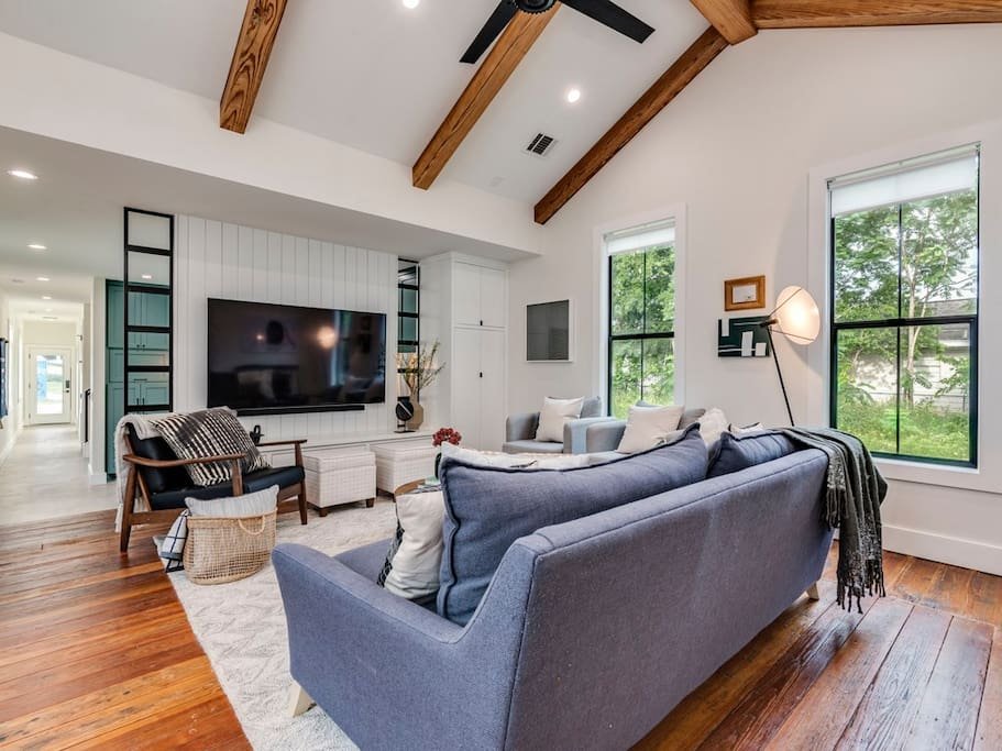 Modern Farmhouse with Rooftop Deck Downtown Views! gallery image 3