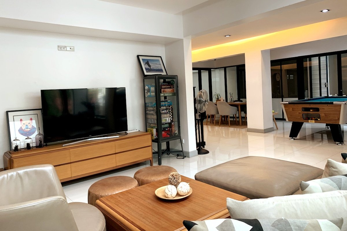 Joyful Modern Home. Street Foods & MRT Nearby. gallery image 5