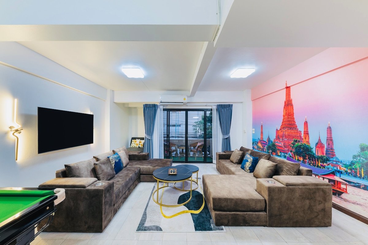 800m to NANA BTS & Plaza_Rooftop +Airport Transfer gallery image 2