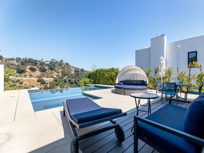 Luxurious, Hollywood Hills Modern Home with Views!