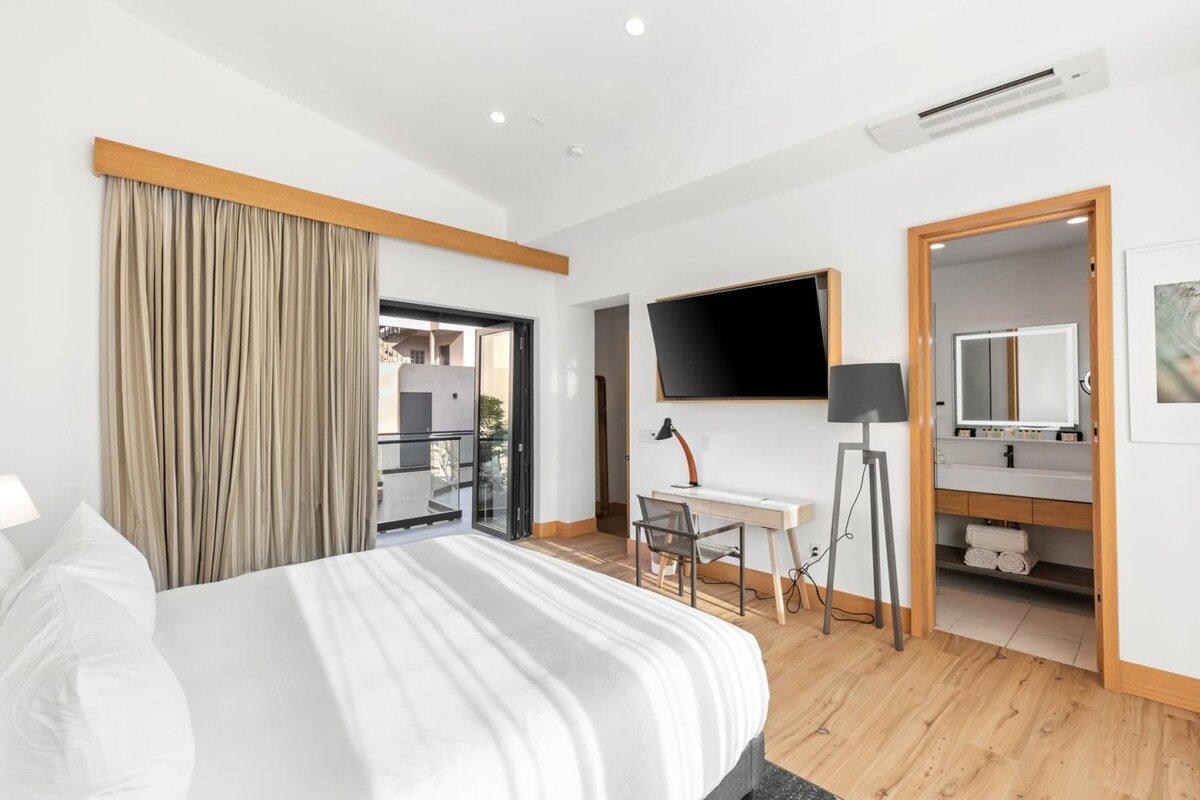 Malibu Sand Carbon Beach by Stay Awhile Villas gallery image 3