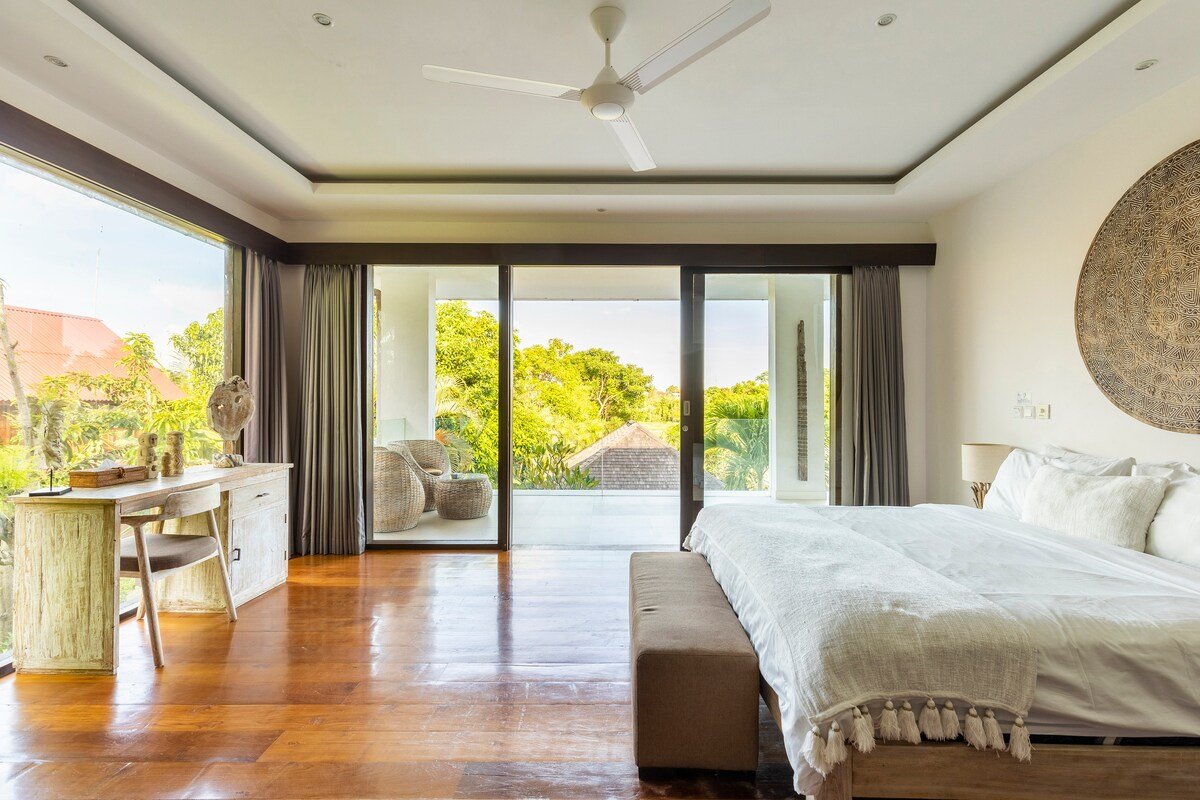 Sumptuous 6BR Private Luxury Villa in Canggu gallery image 2
