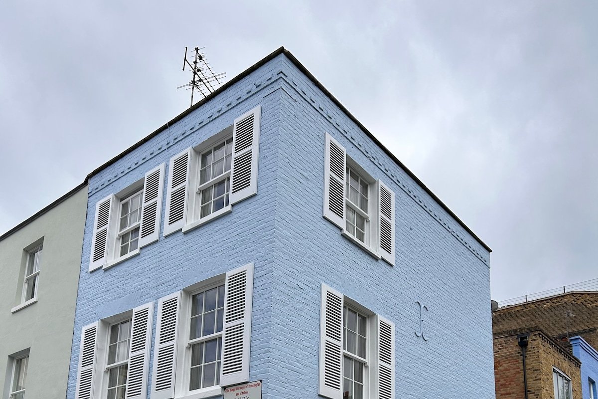 Picturesque Chelsea Blue House – 3 Bedroom gallery image 2