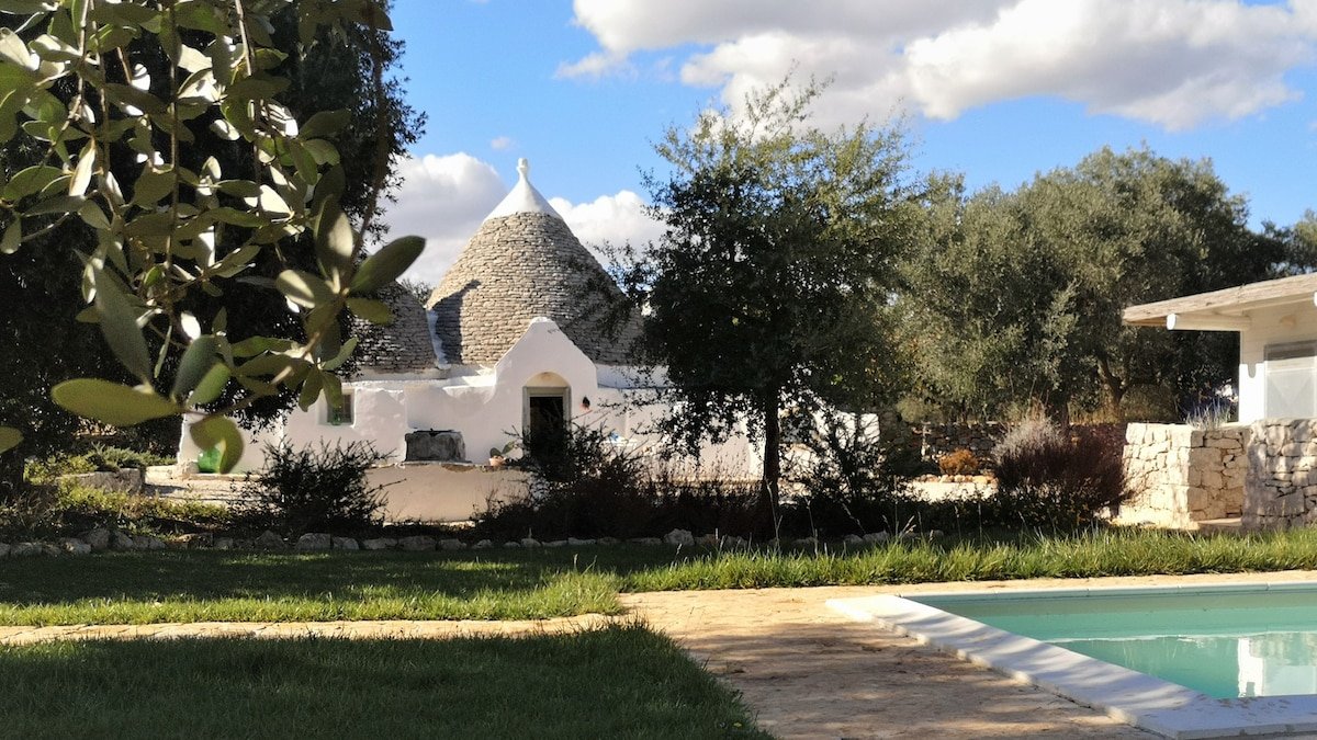 Trullo PugliaLove – Incantevole dimora con piscina gallery image 2