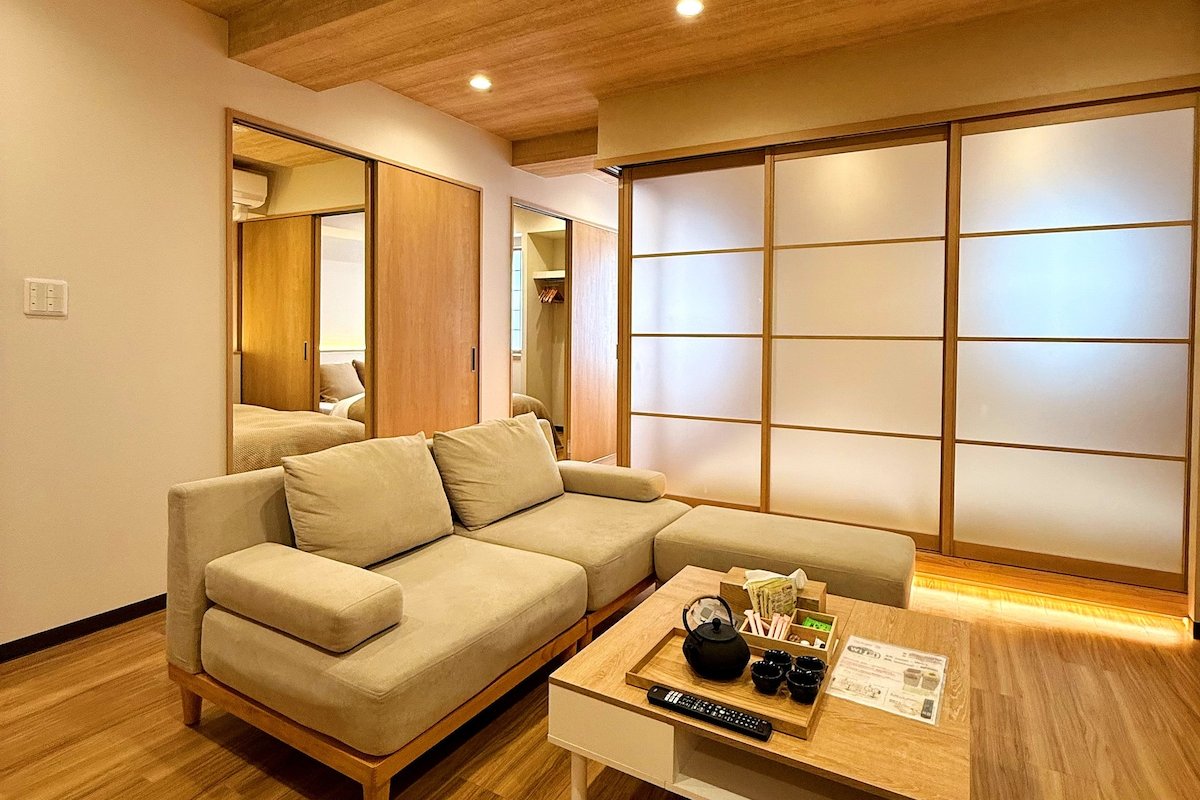 東京楽遊上野民宿/地铁站步行3分钟/上野商圈步行5分/3间卧室套房/浅草东京站银座新宿电车直达 gallery image 3