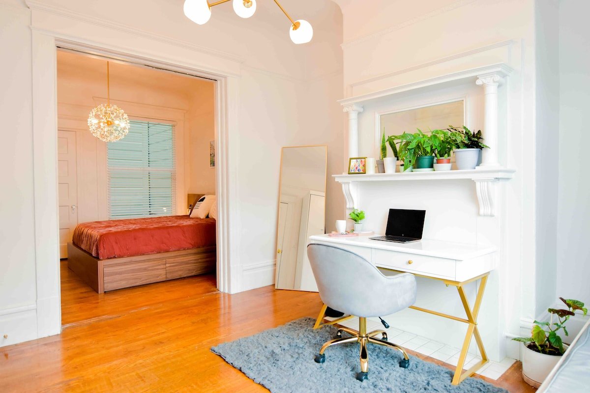 Sunny Full Floor 3 Bedroom Mission Dolores Flat gallery image 2