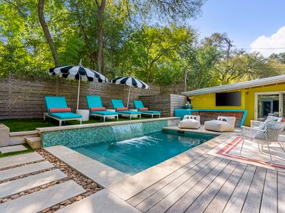 MidMod Bungalow 5BR Heated Pool