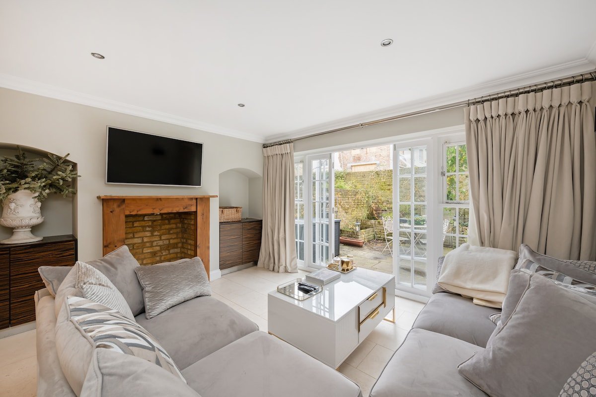 Fairytale Garden House – Next To Victoria Station gallery image 2