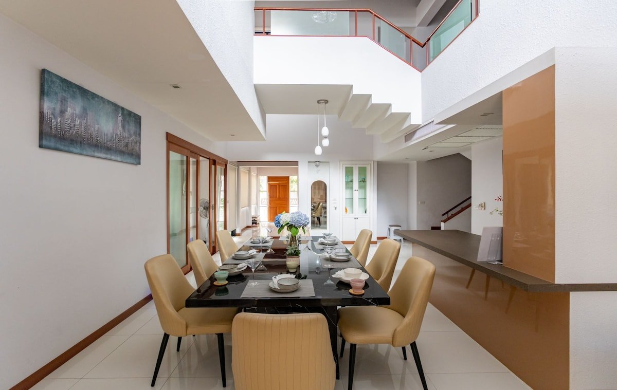 Thonglo25 Swimming pool Villa素坤逸铜锣25巷6卧4卫泳池花园别墅 gallery image 4