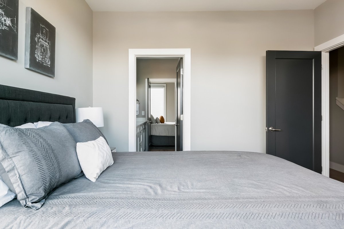 Choose from Three Sunny Decks in Desirable Gulch South gallery image 4