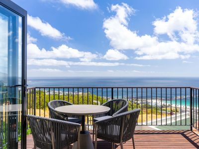Camps Bay Nest – Townhouse with ocean views