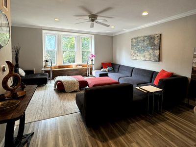 Luxury Lincoln Park Retreat 2BR 2LR Dublex