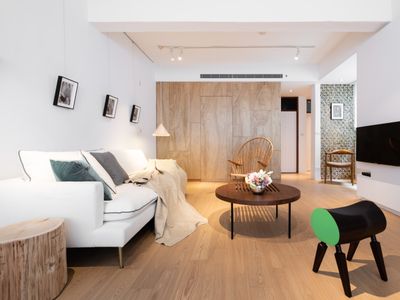 Sophisticated bright 3BR in the heart of Taipei