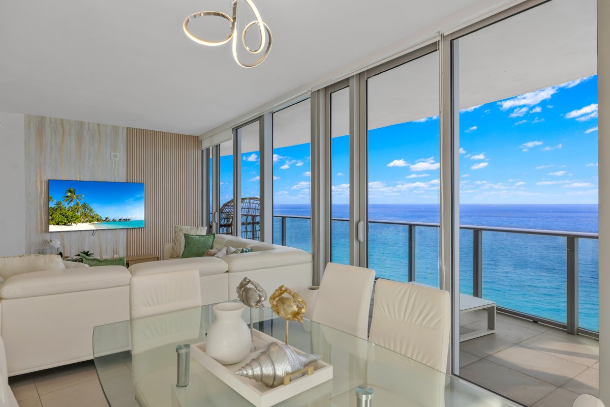 Hallandale OceanView | Pool | Gym | Fast Wi-Fi