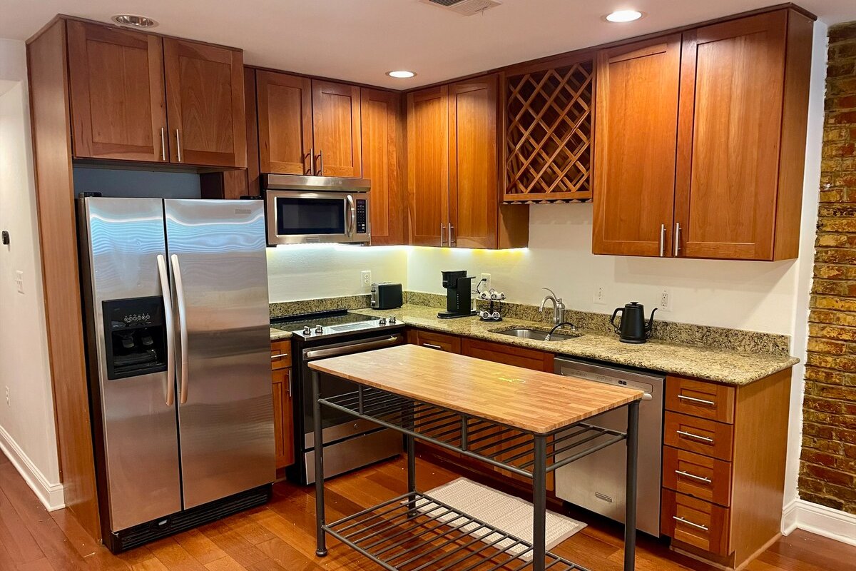 2B/2.5b Apartment in Adams Morgan gallery image 4