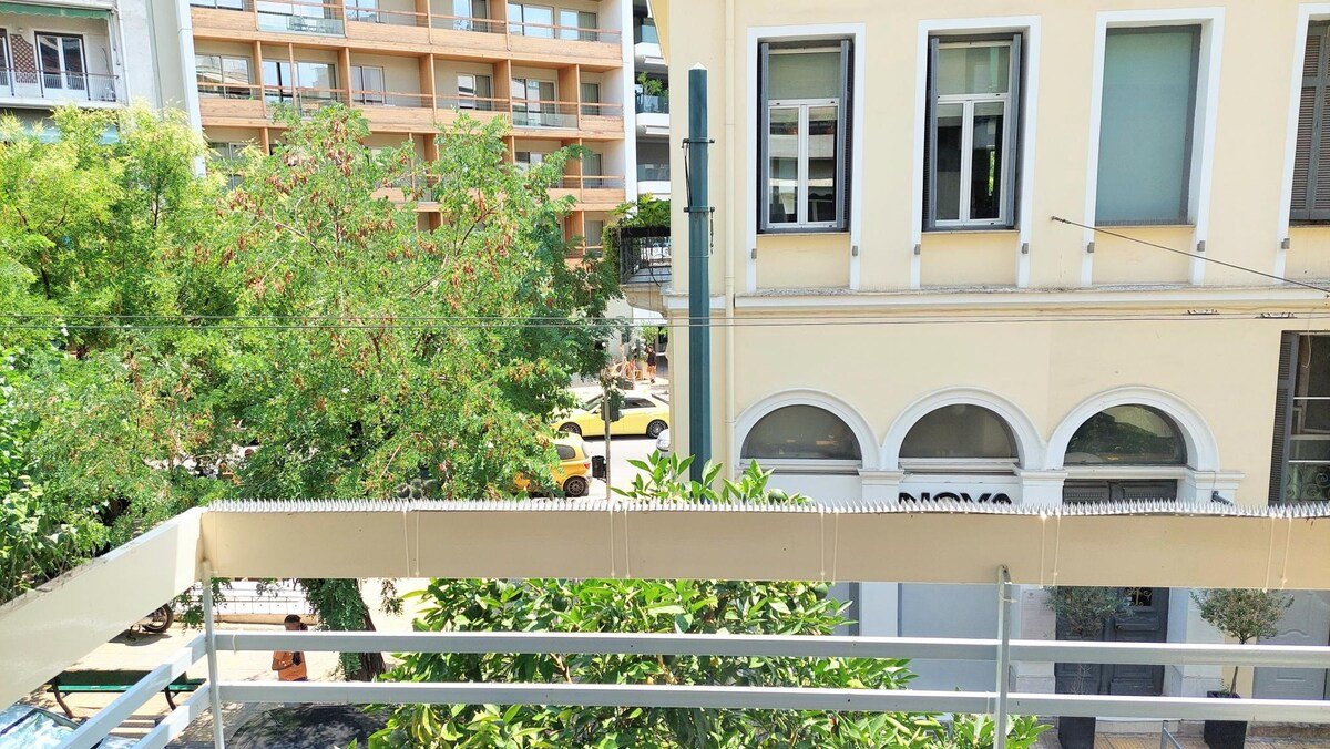 Grand apartment in Acropolis museum gallery image 2