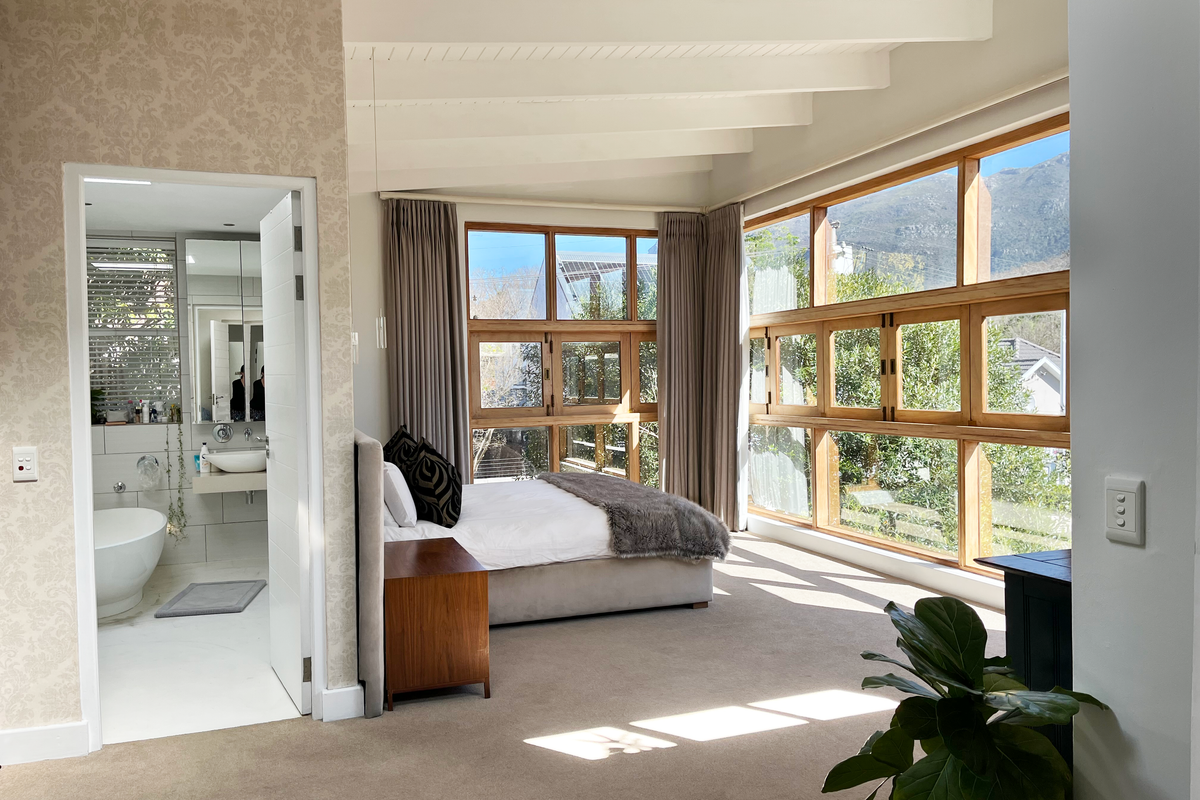 Modern & Secure, Four Bedroom Family Home