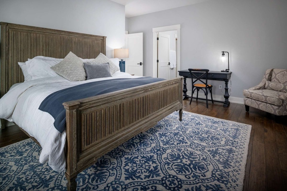 Vineyard Views, Four Master Suites, Free Tastings gallery image 4