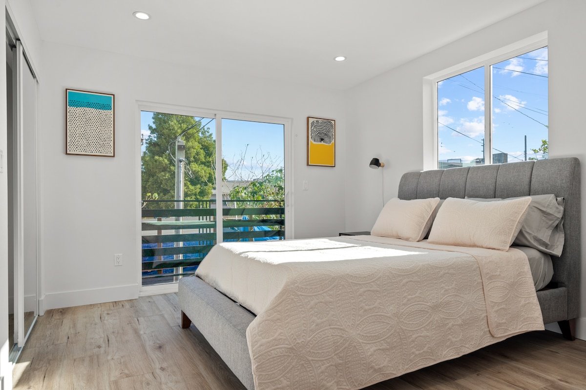 Spacious Home in Arts District w/ Parking gallery image 4