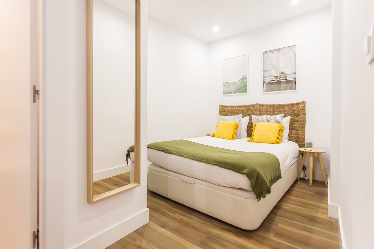 Museos & Las Cortes – Familias 6 hab-6 baños gallery image 4