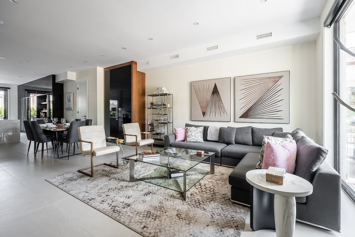 Incredible Modern 3BR Executive Home – Must See! gallery image 2