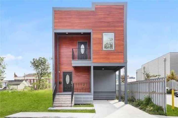 Dome Patrol- Walk 2 Stadiums 10 Beds Yard Parking gallery image 4