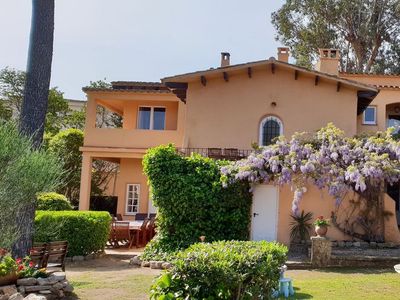 Unique house and garden at 45 m. of the beach. BE.