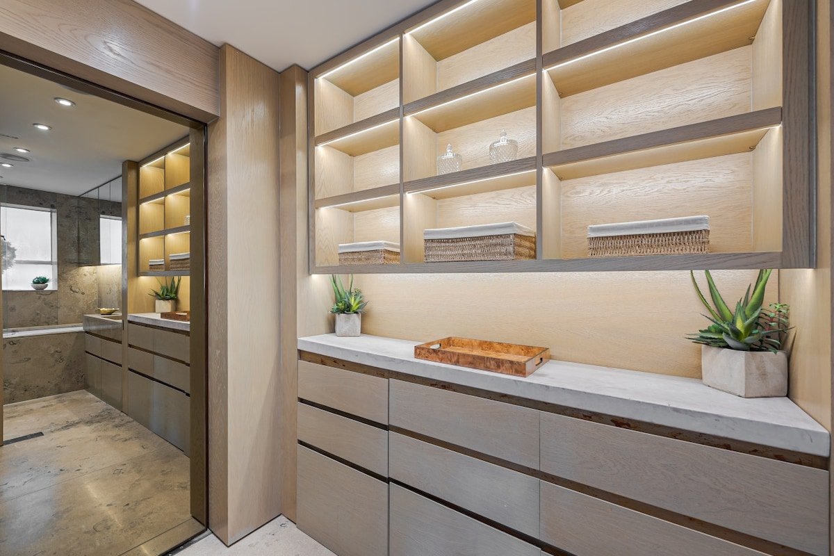 Luxury 2BR Overlooking Harrods & London Skyline gallery image 3