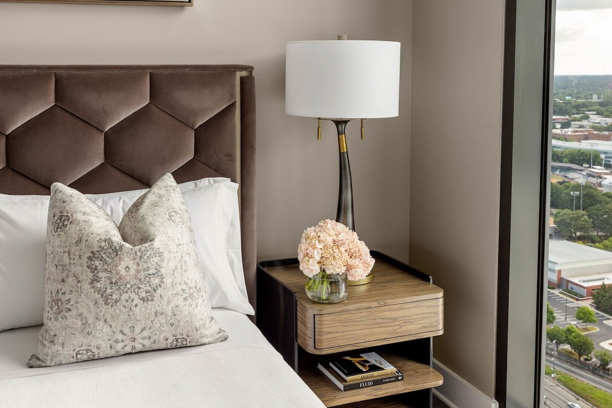 Sunset Horizon Penthouse by Atlanta Luxury Rentals gallery image 5