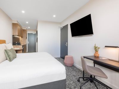 Family Friendly, 2 Bedroom, 2 Bathroom Apartment