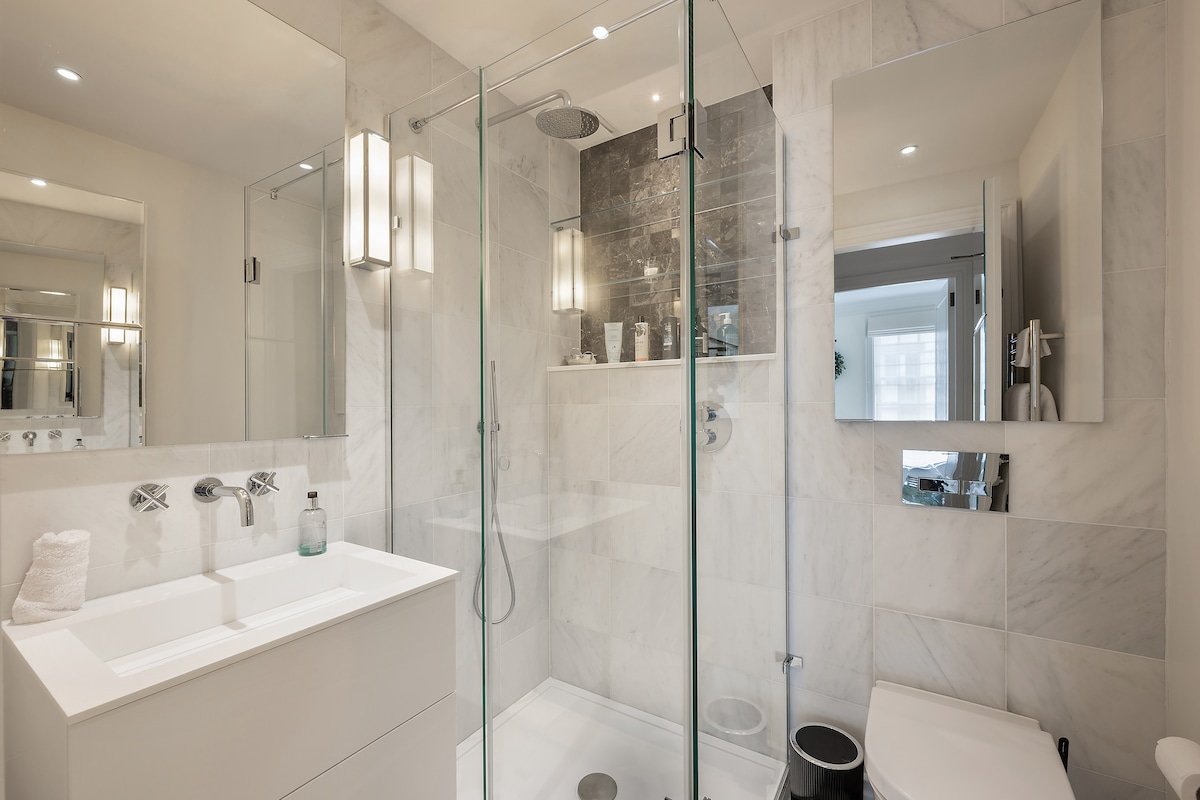 Pavilion Road 3-Bed Residence | With AC gallery image 4