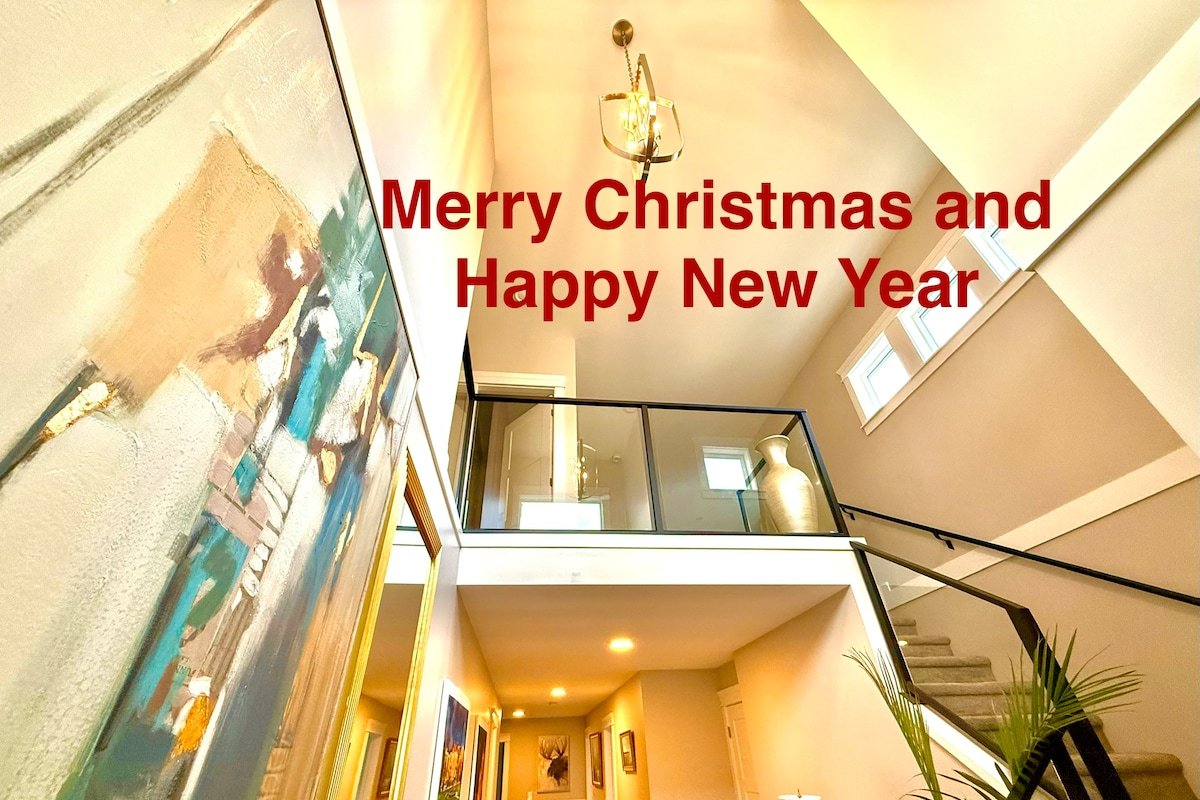 Wonderful New Home w/luxury backyard gallery image 2