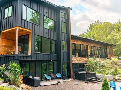 Muskoka River Luxury Cottage | Hot tub & Sauna