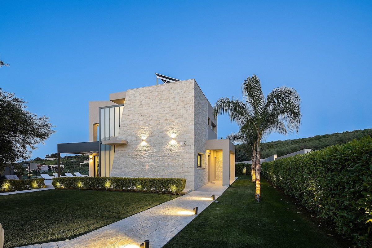 Kalyves Royal Villa | Free*heated pool,gym&seaview gallery image 5