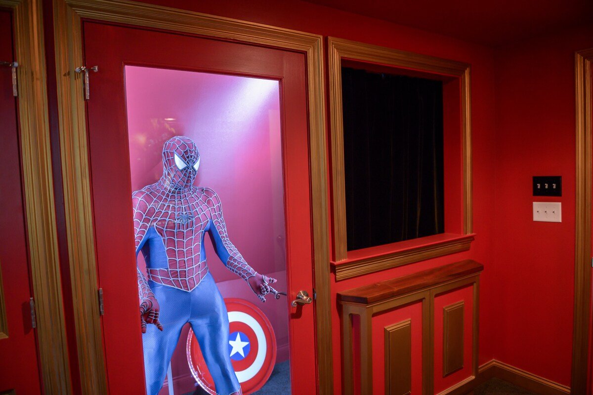 Spacious NOLA Home with Movie Theater 10 Min to FQ gallery image 5