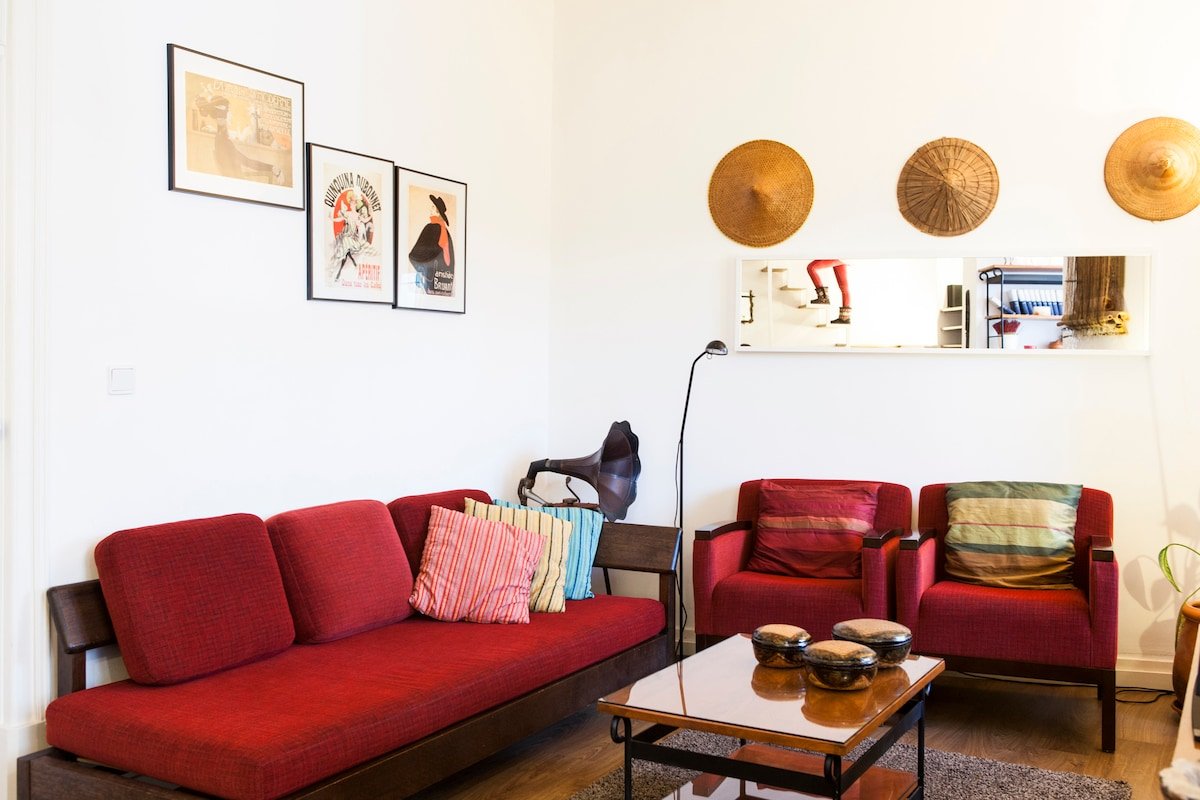 Terrace view to the Castle in Chiado gallery image 3