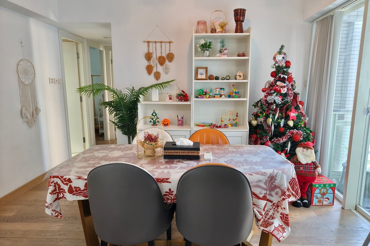 Cosy&fancy 3 BR (630sqft)with balcony, Soho. gallery image 2