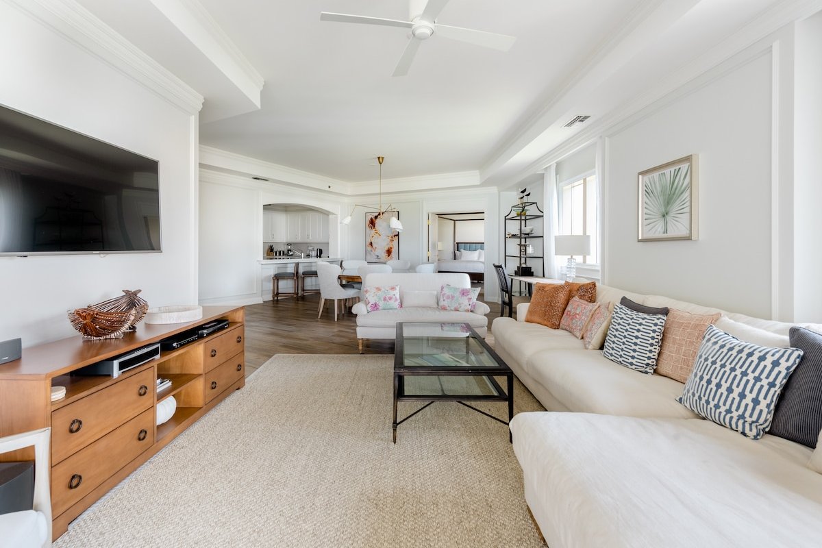 Ritz-Carlton Condo by RC Cayman Residences Rentals gallery image 2