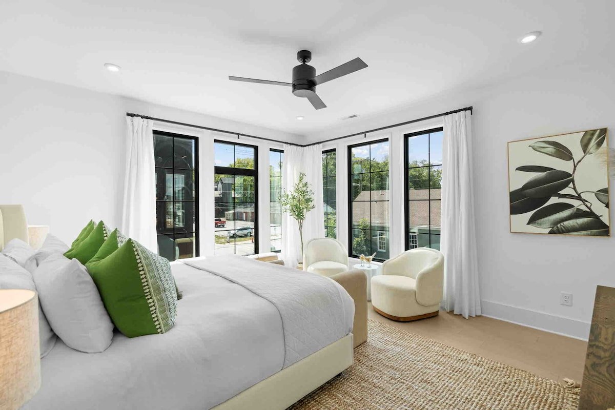 TheWeHoHouse / 1.5 Miles to Broadway! gallery image 4