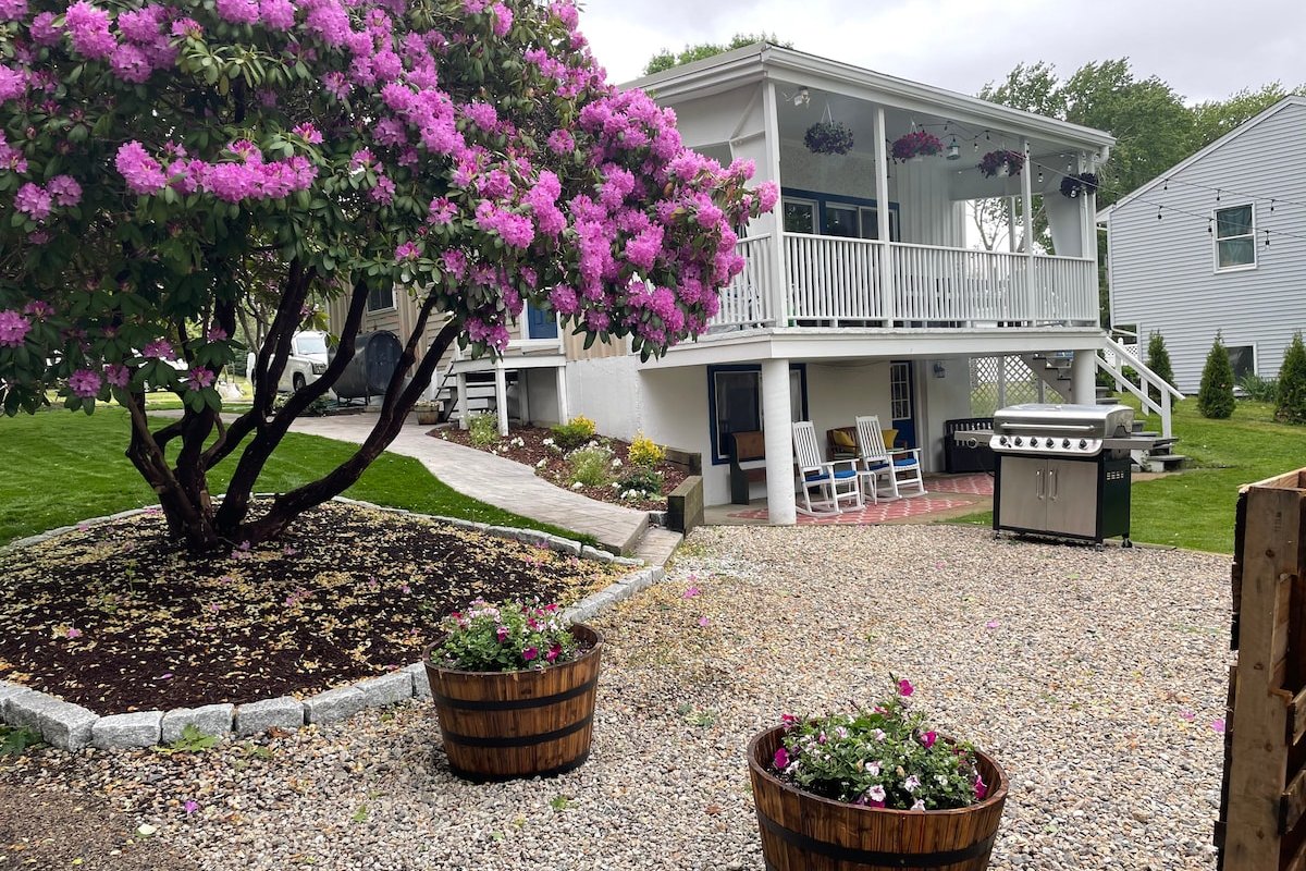 Private beach; firepit, outdoor shower, 2 kitchens gallery image 3