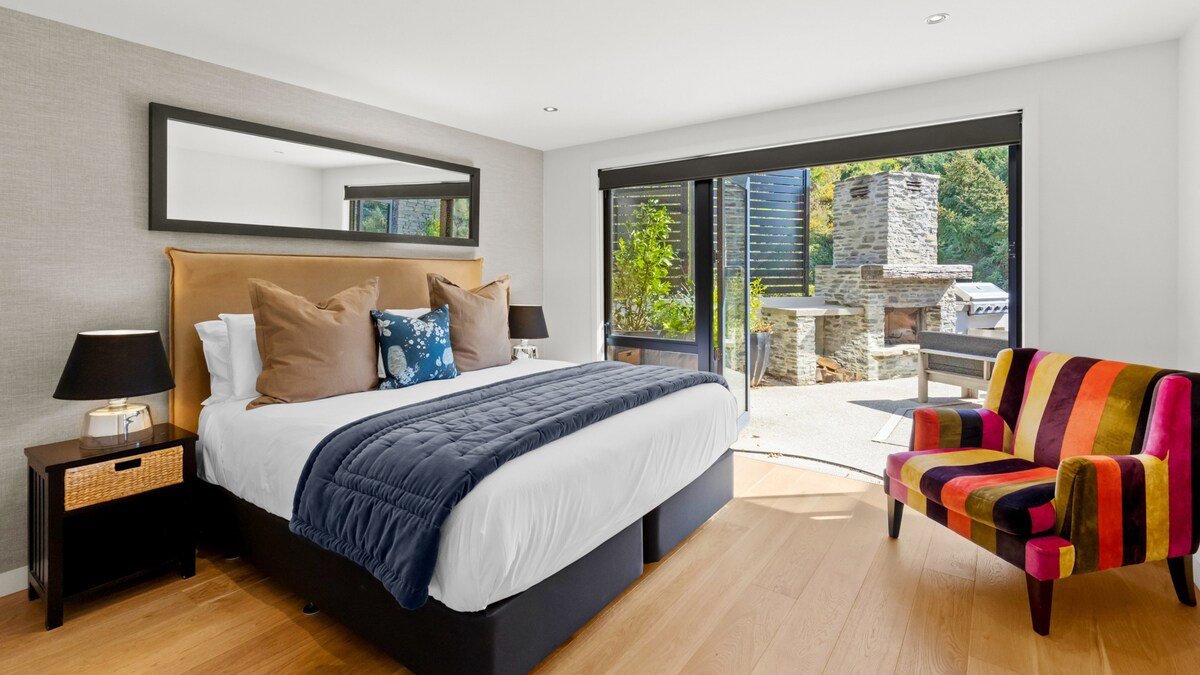 Matakauri House by MajorDomo – Stylish 4 Bedroom gallery image 5